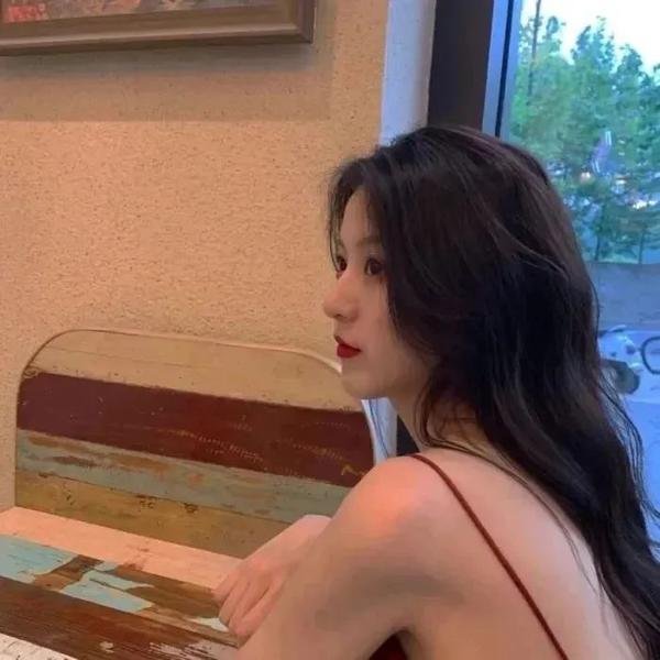 辣个女生